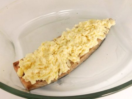 ЗАПЕЧЁННАЯ СКУМБРИЯ С СЫРОМтр