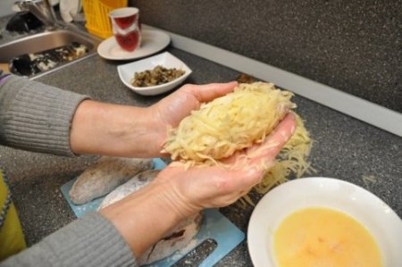 КОТЛЕТЫ В КАРТОФЕЛЬНОЙ ШУБЕ