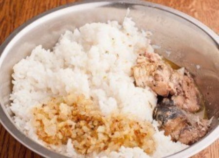 КОТЛЕТЫ ИЗ РЫБНОЙ КОНСЕРВЫ