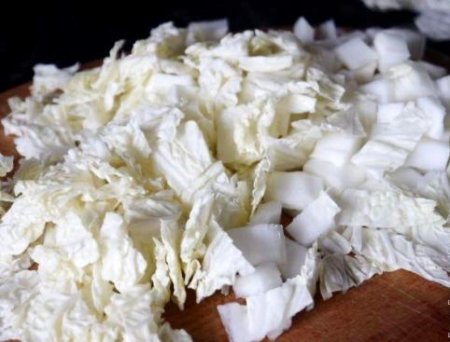 Салат из пекинской капусты с ветчиной