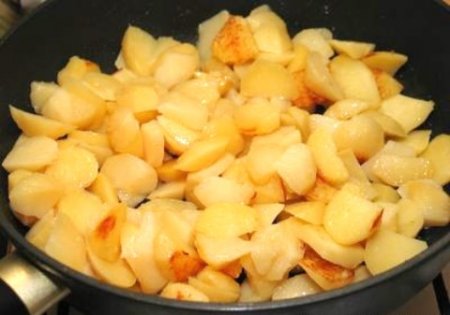Картофель жареный со сметаной
