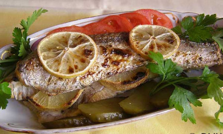 Хек в духовке с лимоном  