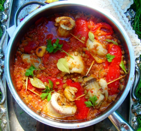 Тилапия с чечевицей и овощами 