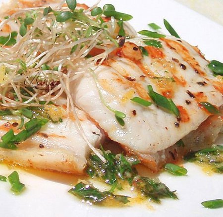Рыбное филе под лимонно-имбирным соусом