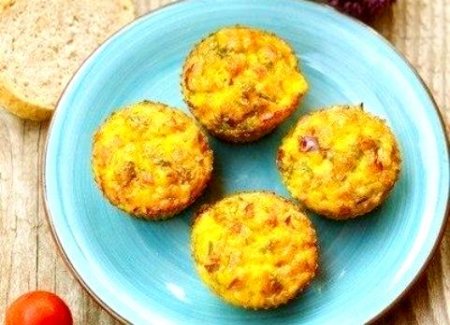 Мини-омлеты с ветчиной