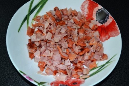 Картофель, фаршированный копченой курицей и овощами  под сыром  в мультиварке