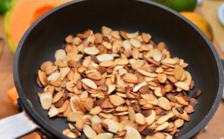 Салат из дыни и авокадо