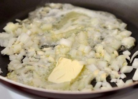 Паста с креветками в чесночно-сливочном соусе