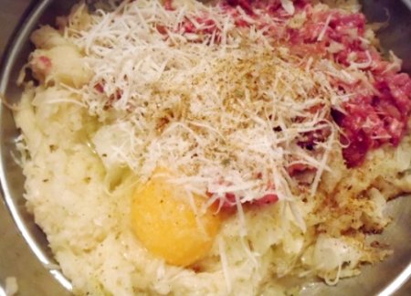 Горячие бутерброды с картофелем и фаршем