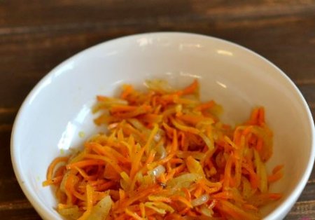 Салат с морковью и печенкой