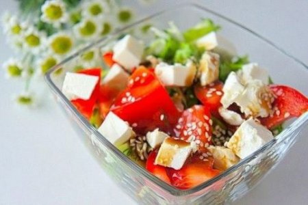 Овощной салат с сыром фета