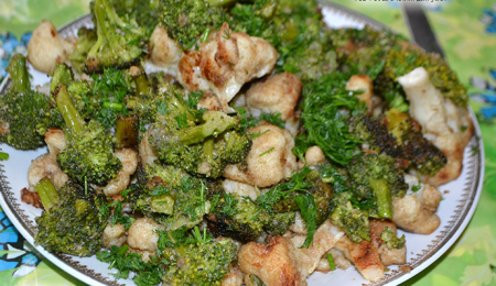 Цветная капуста и капуста брокколи, обжаренная  в ржаной пытке