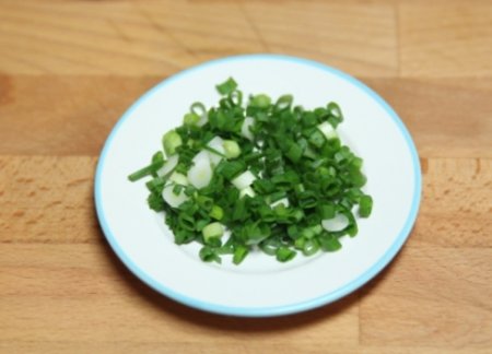 Салат-закуска с курицей и кедровыми орехами