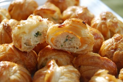 Рыбные шарики в слоеном тесте