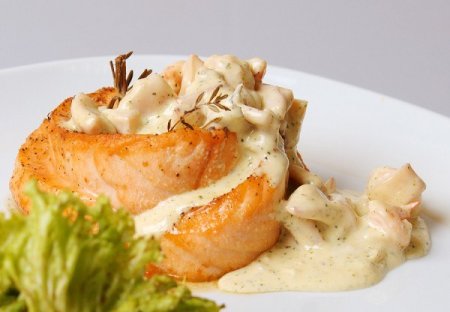 Семга в сливочном соусе