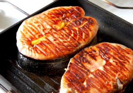 Семга с нектаринами