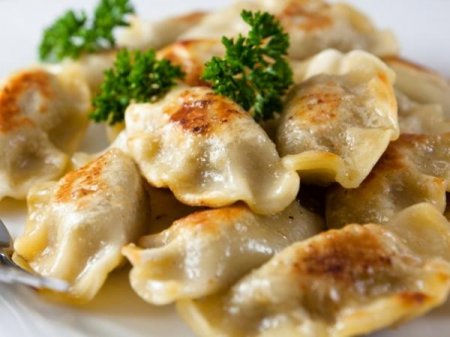 Вареники с грибами, луком и зеленью