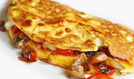 Омлет с грибами, помидорами и сыром
