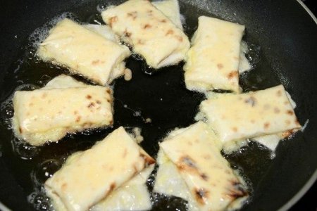 ЛАВАШ, ЖАРЕНЫЙ С СЫРОМтр