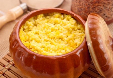 Пшенная каша с тыквой в горшочке