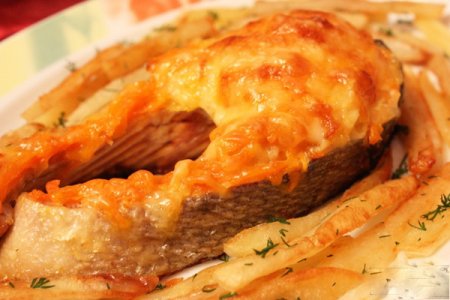 Запеченная под соусом рыба