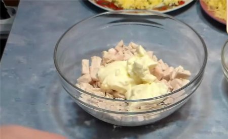 Салат из куриной грудки