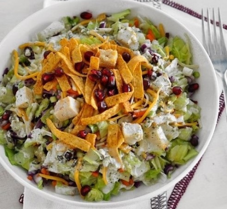 Салат с курицей и гранатом