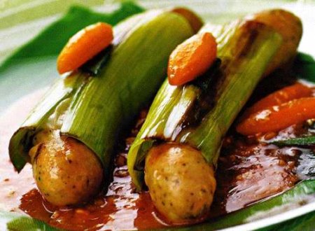 Сосиски в рубахе из лука-порея