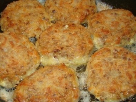 Гречневые котлеты с сыром и  луком
