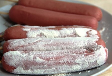 Корн Дог либо сосиска в тесте .