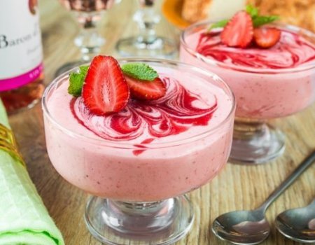 КЛУБНИЧНЫЙ МУСС