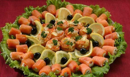 Закуска - рулетики из семги