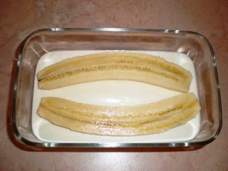 Творожный десерт с бананом