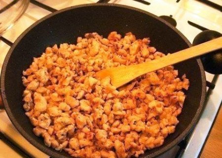 Помидоры, фаршированные курицей.