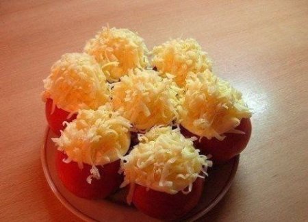 Помидоры, фаршированные курицей.