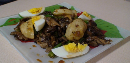 Теплый грибной салат