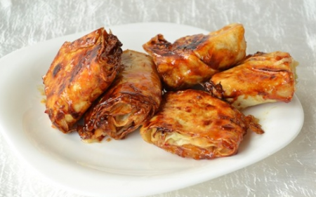 Лаваш с яблочной внутренностью в карамели