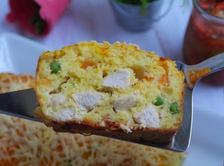 Сырный кекс с тыквой и куриным филе 