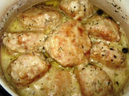 Мясные тефтели в молочном соусе
