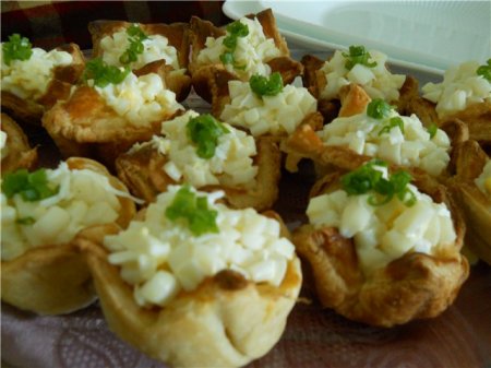 Слоеные корзиночки с внутренностью