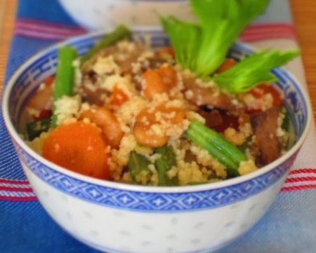 Кускус с грибами, креветками и стручковой фасолью