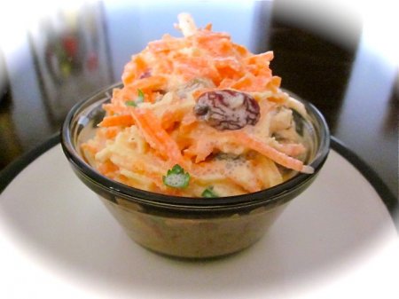 Салат из моркови с яблоками и хреном 