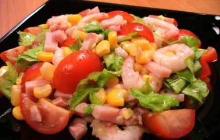 Салат с кукурузой и креветками