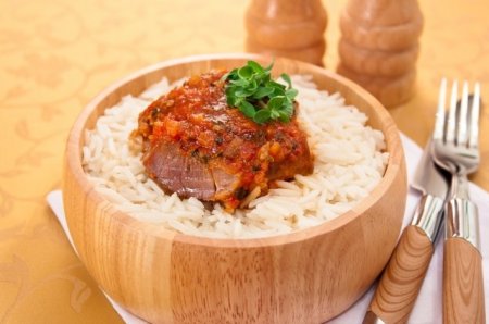 Баранина, гашенная с помидорами