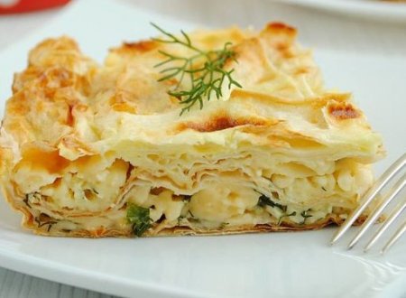Пирог из лаваша с сыром и зеленью