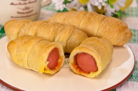 Сосиски в слоеном тесте