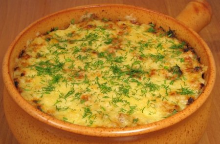 Печень с картофелем, запеченные в горшочке