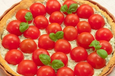 Пирог с рикоттой и помидорами