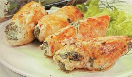 Рулетики из курицы с маринованными огурчиками