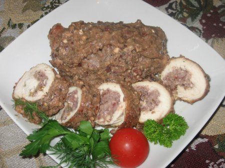 Куриные рулетики с фасолевым паштетом
